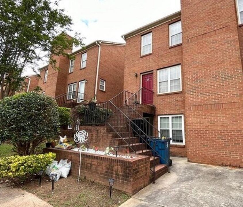 1st image of 93 Davis Mill Ct