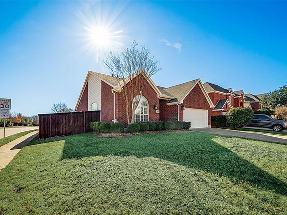 3rd image of 2501 Buttonwood Dr