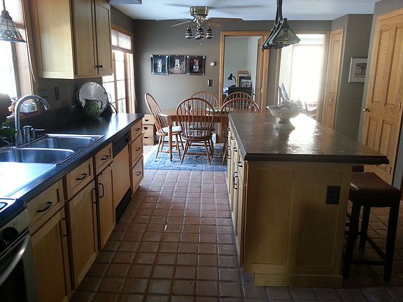 3rd image of 7259 Leafcrest Ln