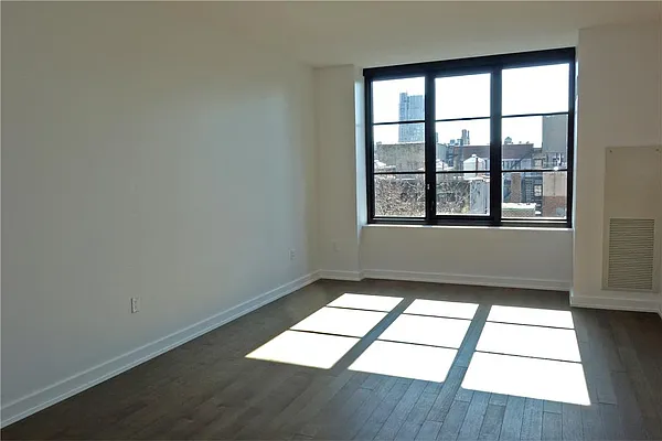 Rented by R New York | media 9