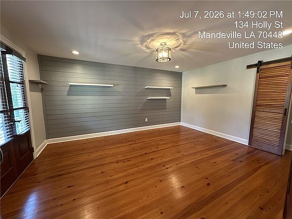 5th image of 134 Holly St