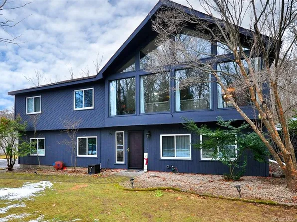 98 Wood Creek Road, Burlington, CT 06013