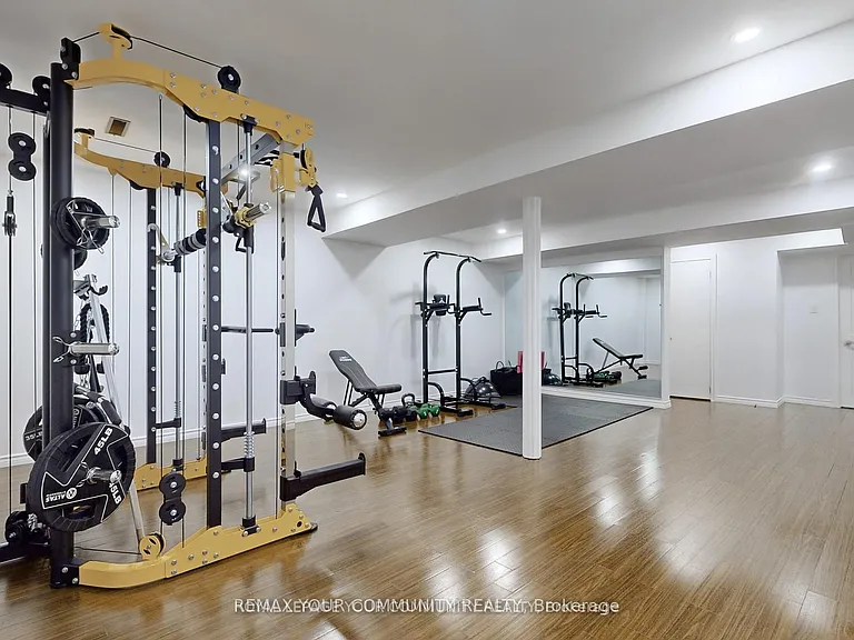 52 Four Seasons Cres — Photo 39