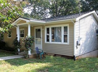 414 S Oconeechee Ave, Black Mountain, NC 28711