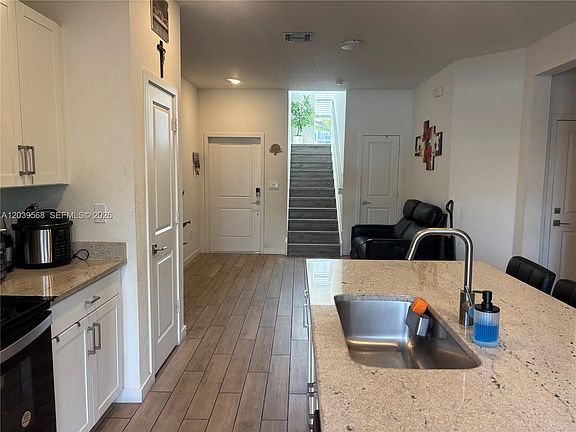 2nd image of 831 SE 16th Ct #1
