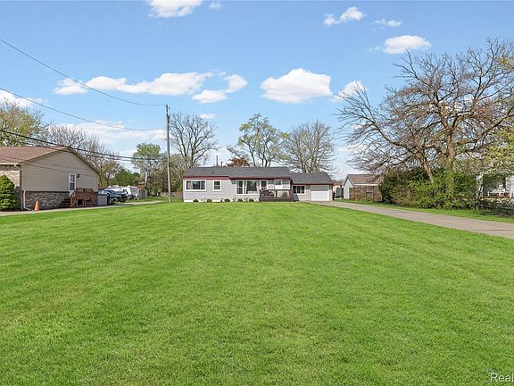 4th image of 34585 Koch Ave
