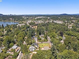 12207 SE River Rd, Milwaukie, OR 97222