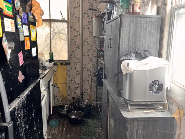 151 Summit Place image 5 of 10