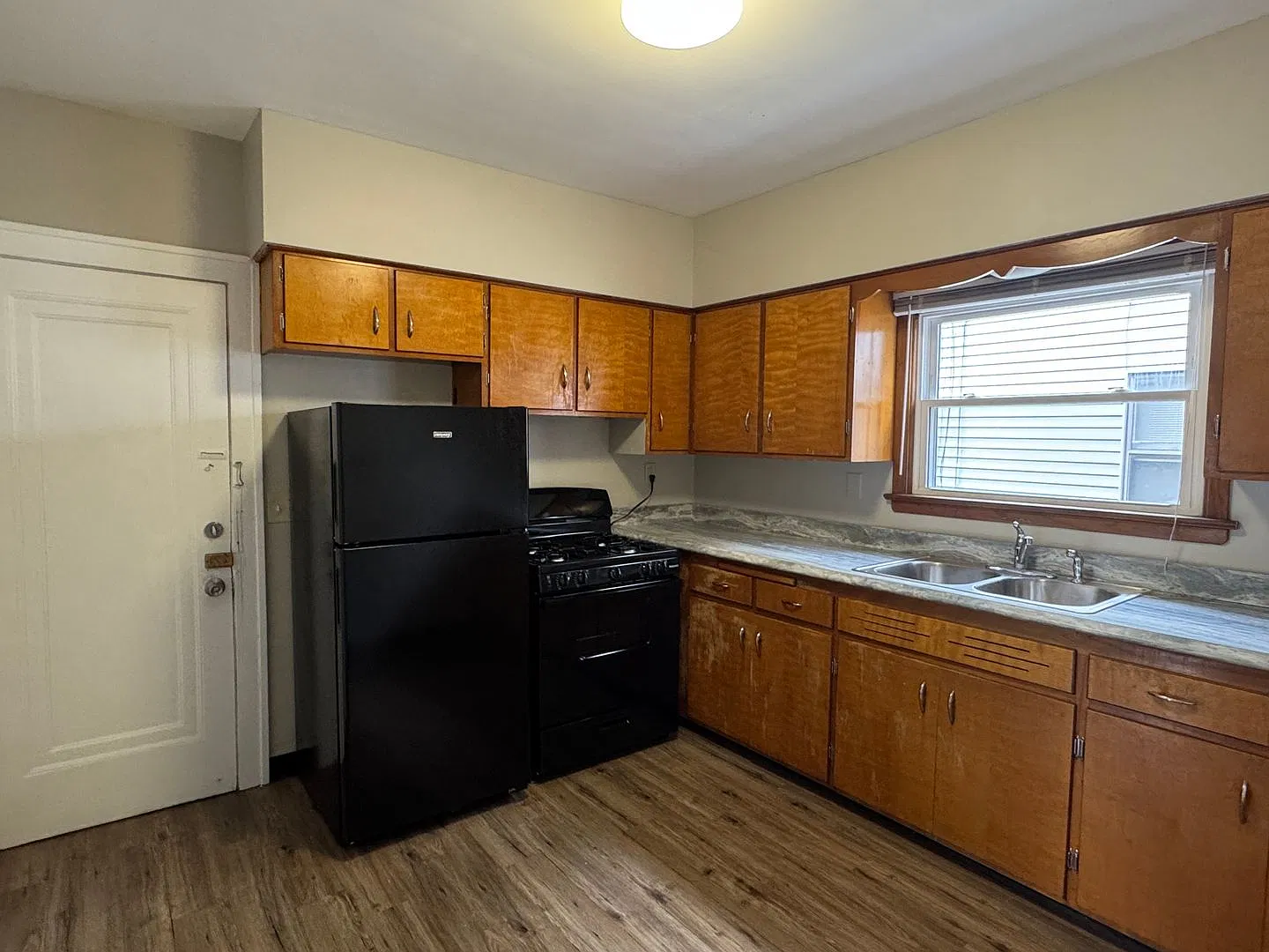 17812 East Park Dr. — Photo 2