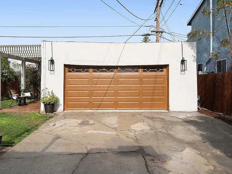 607 W 111th Pl — Photo 40