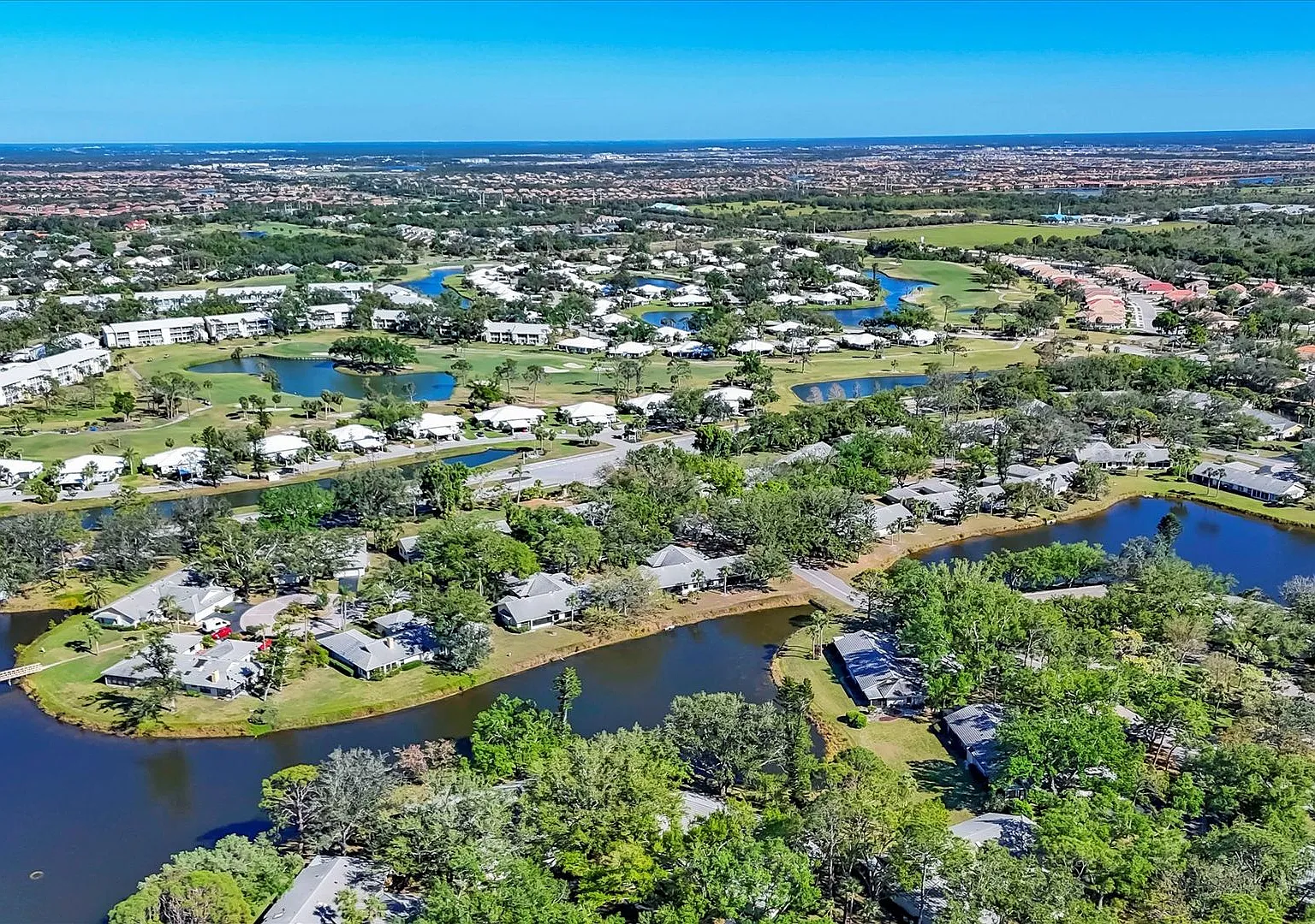 New Listing In The Plantation - 3bd/2ba/2cg Lakefront — Photo 4