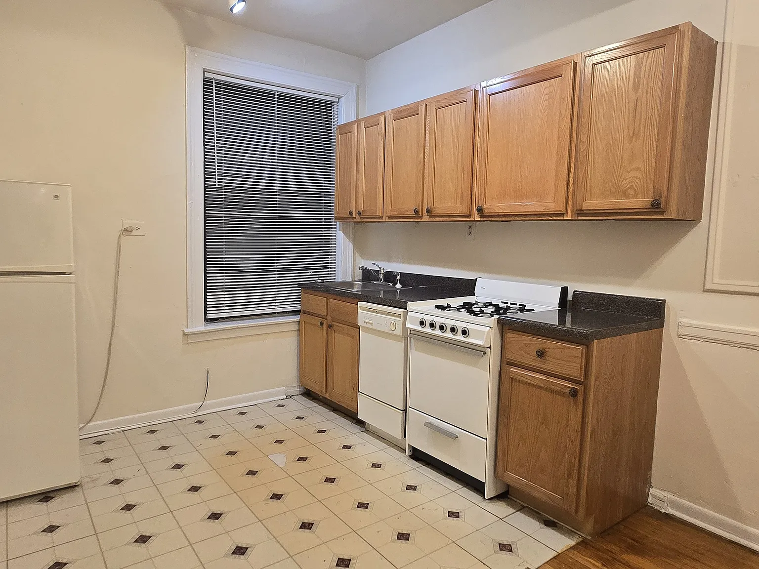 620 W. Addison St. — Photo 2