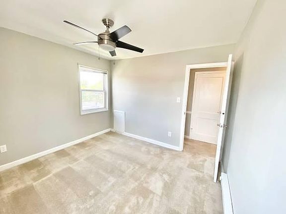 5th image of 2243 Huntington Ave APT 304