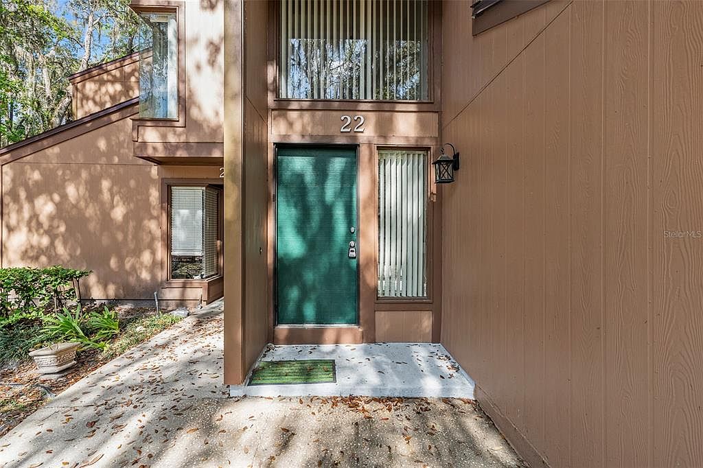 22 Pine Hurst Pl