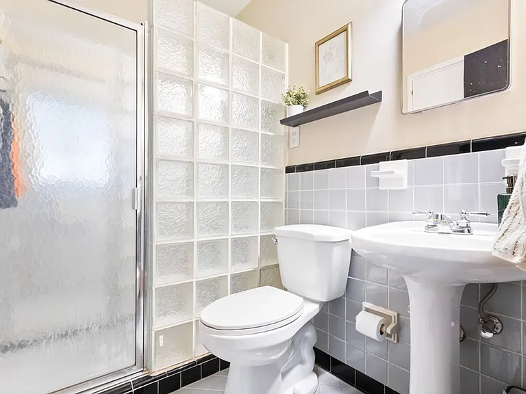230 Brettonwood Dr — Photo 18