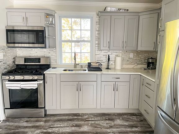 4th image of 1018 Paul Dr #2