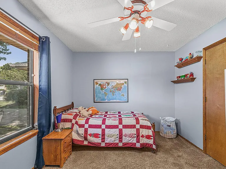 3957 W Wayland St — Photo 8