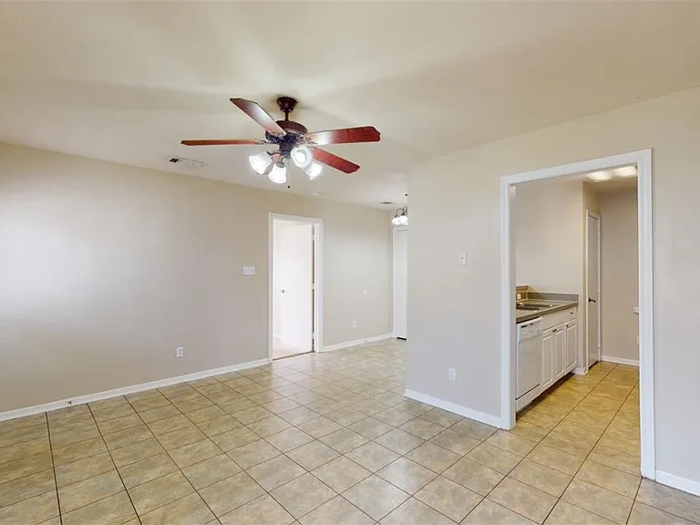 1141 Oney Hervey Dr — Photo 3