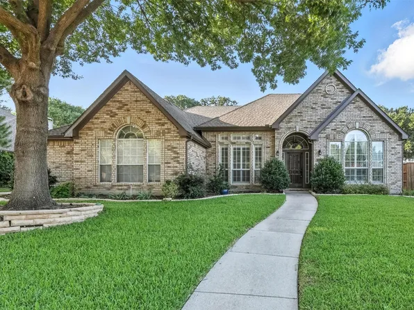 3136 Almond Dr, Flower Mound, TX 75028
