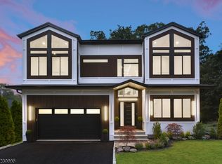 5 Fernwood Rd, Livingston, NJ 07039