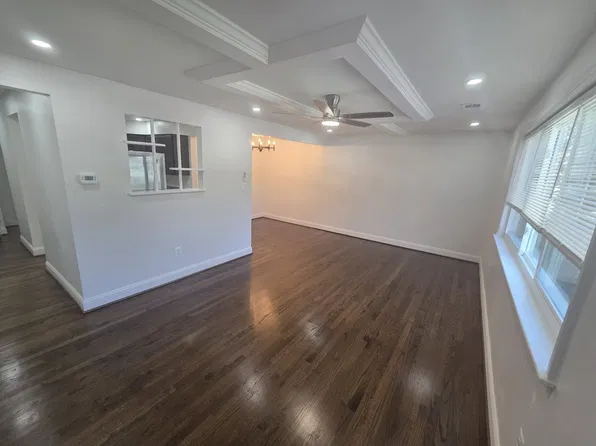 906 Woodson Rd, Baltimore, MD