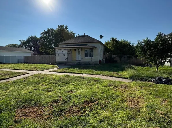 818 H St, Central City, NE 68826