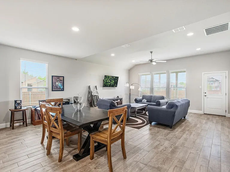 1501 Woodpecker St — Photo 27