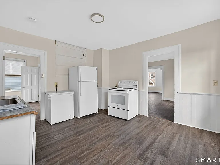 27 Beacon St #3 — Photo 10