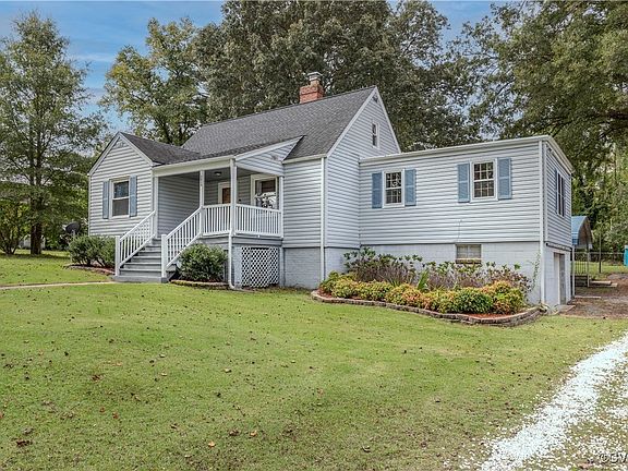 2nd image of 3914 Lee Blvd