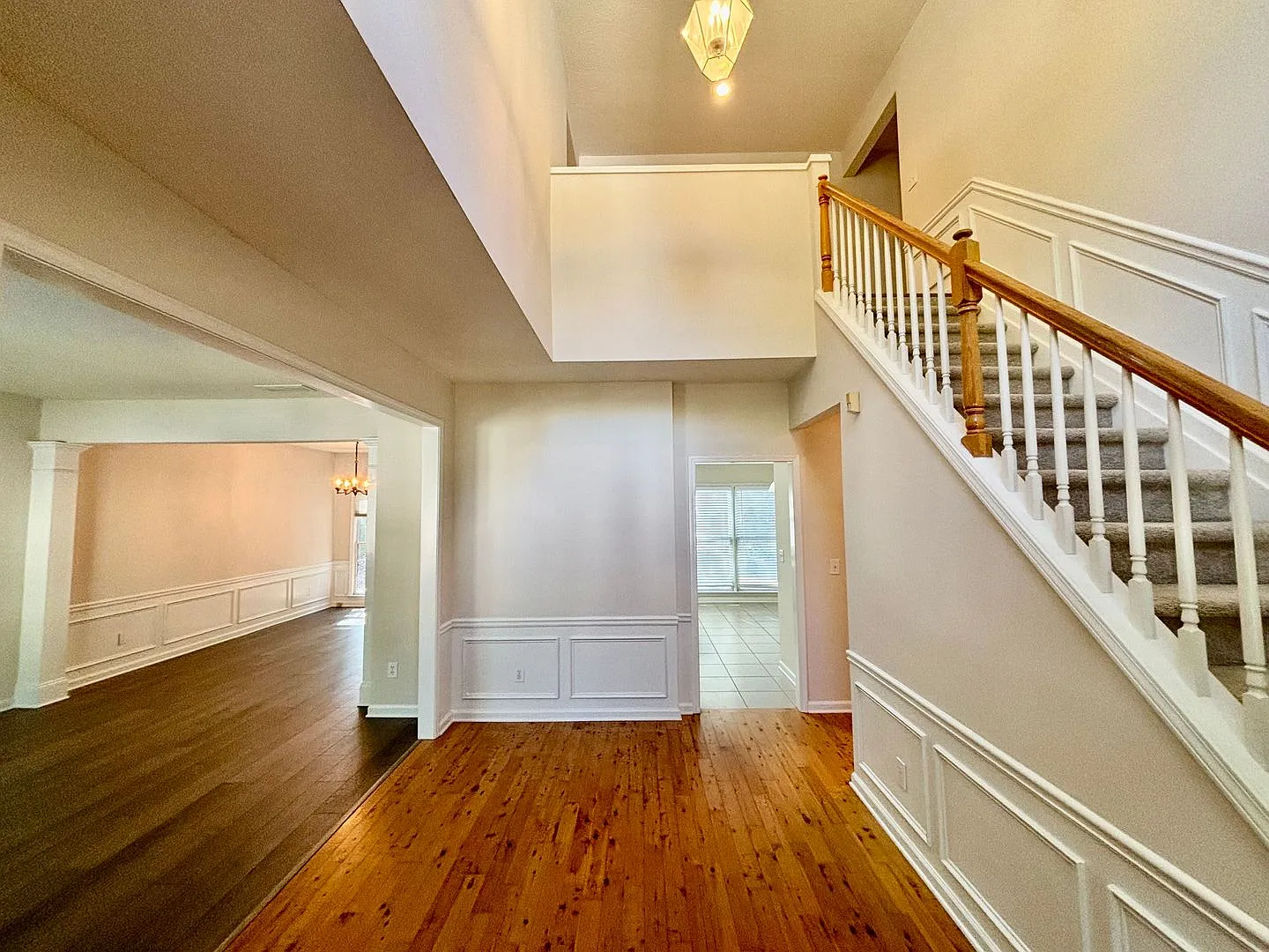 10920 Glenbarr Drive — Photo 2