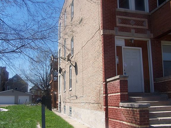 3rd image of 1320 S Kedvale Ave #1R