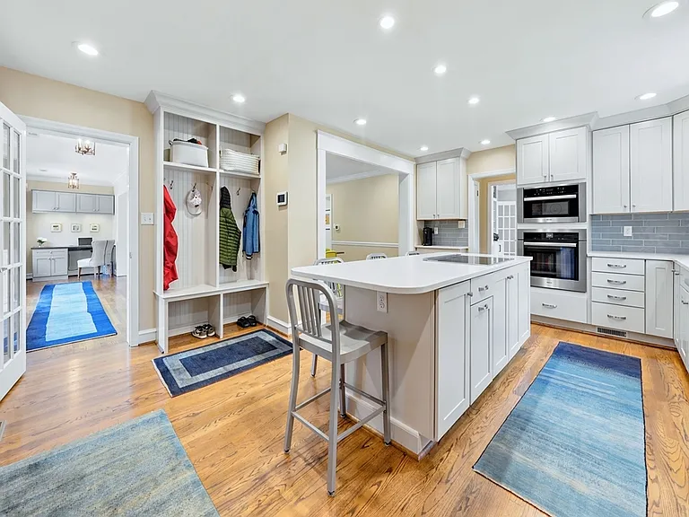805 Princeton Rd — Photo 15