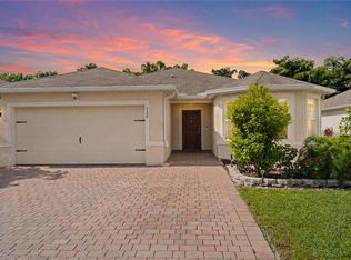 722 Hadley Pl W, Naples, FL 34104