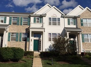 1295 Derry Ln, Hampshire, IL 60140