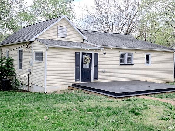 4th image of 202 Woodbine St