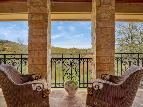 8986 CROSS MOUNTAIN TRL, San Antonio, TX 78255