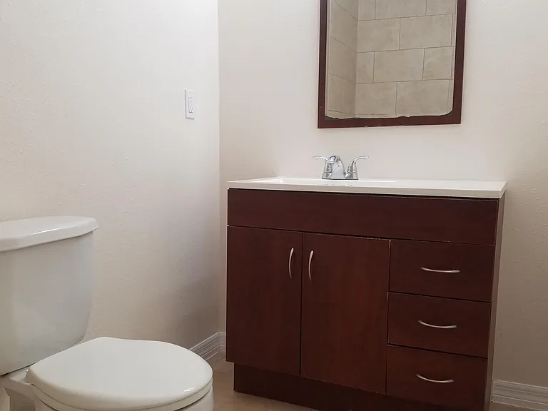 7708 Prato Ave — Photo 13