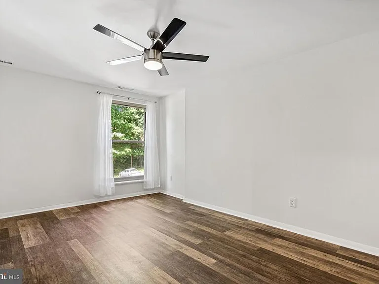 3326 Woodburn Village Dr #23 — Photo 9