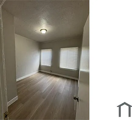 811 W 43rd St — Photo 11
