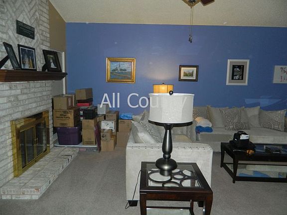 3rd image of 9547 Cloverdale