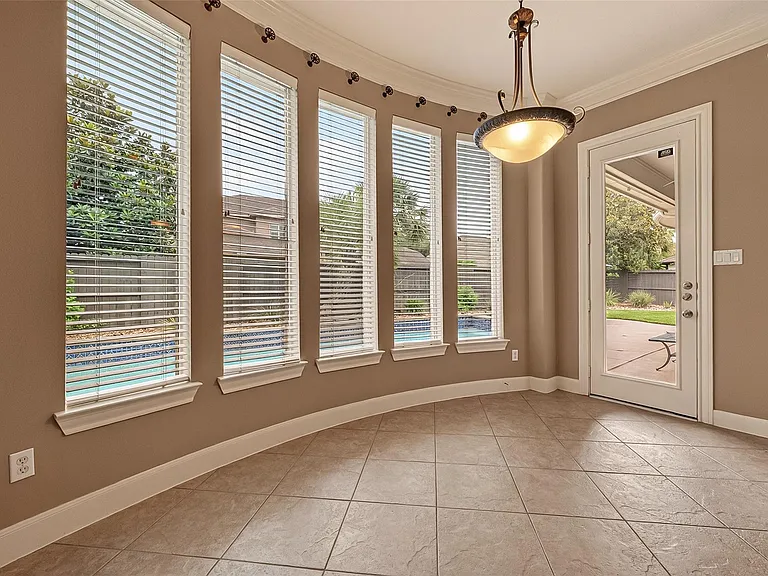 5934 Solar Point Ln — Photo 13