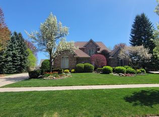 48330 Edinburgh Dr, Plymouth, MI 48170
