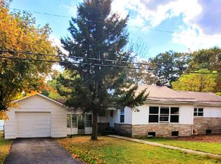 144 Monroe St, Rupert, WV 25984