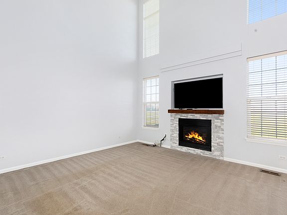 3rd image of 23929 McMullin Cir