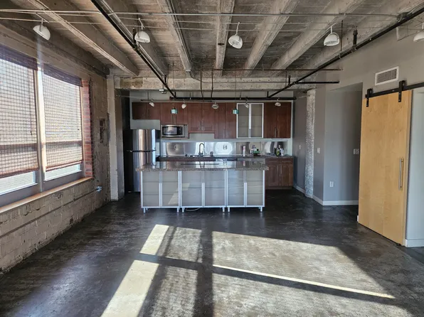 112 11th St APT 205, Des Moines, IA 50309