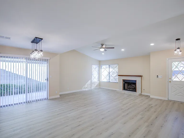 3134 Laurel Ave — Photo 6
