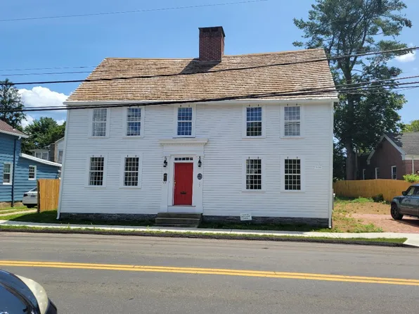 30 Water St, Guilford, CT 06437