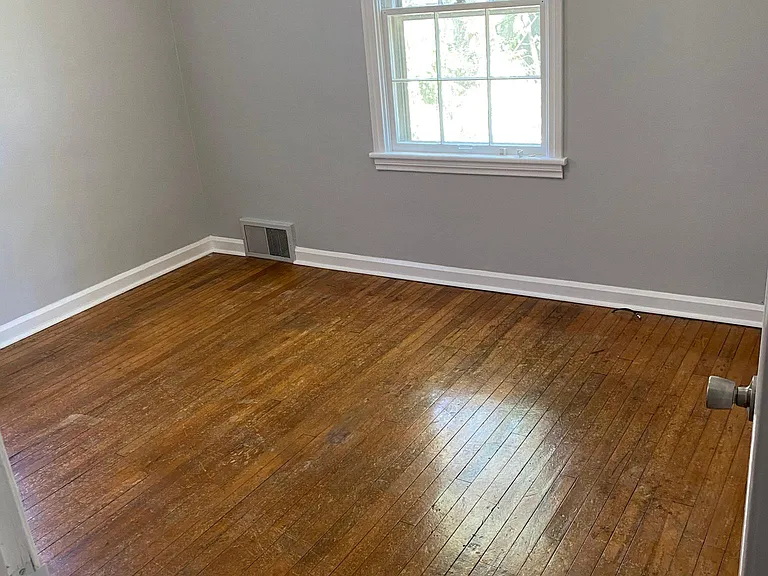5757 N Keystone Ave — Photo 8