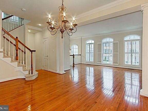 4th image of 16492 Steerage Cir