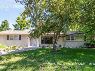 17512 Ridgeview Dr, Minnetonka, MN 55345